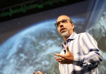 По словам главы Google X, сегменту носимой электроники не хватает оригинальных приложений
