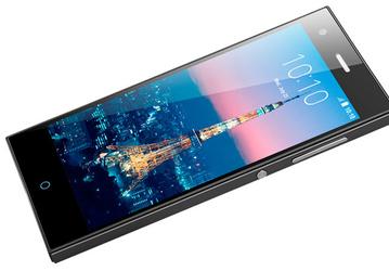 Смартфон ZTE Blade V2 оснащен фронтальной камерой разрешением 5 Мп
