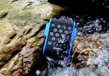 Внешний накопитель Adata HD720 не боится воды и падений