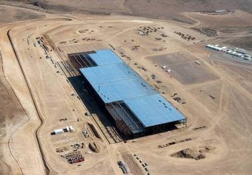 Площадь, занимаемая заводом Tesla Gigafactory, увеличилась почти втрое