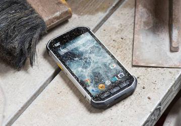 Caterpillar S40 — защищённый смартфон с платформой Snapdragon 210 и ОС Android 5.1