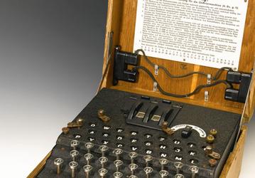 Шифровальная машинка Enigma была продана на аукционе за $233 000