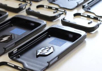 Чехол для iPhone 6 и Samsung Galaxy S6, который повышает время работы смартфона, оценен в $99