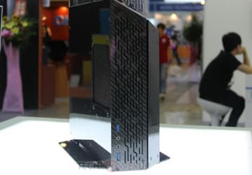 Компьютерный корпус DeepCool GamerStorm Nephrite устроен так, что 3D-карта оказывается видна со всех сторон