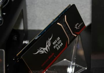 Твердотельный накопитель G.Skill Phoenix Blade развивает скорость передачи данных до 2600 МБ/с