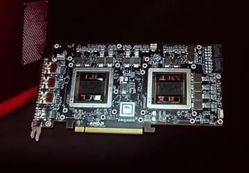 Фото дня: печатная плата двухпроцессорной видеокарты AMD Radeon R9 Fury X2