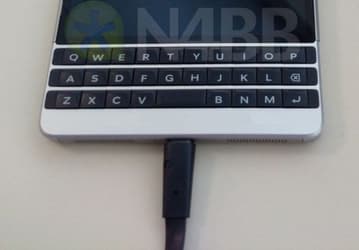 Фотогалерея дня: смартфон BlackBerry Oslo, являющийся азиатской версией модели Passport