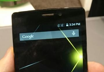 На MWC 2015 представлен смартфон Archos 50 Diamond (живые фото)