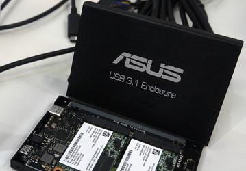 Корпус Lian Li EX-M2 предназначен для внешнего массива SSD, а корпус Lian Li PC-T80X — для испытательного стенда