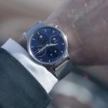 Конструкторы умных часов Huawei на платформе Android Wear постарались сделать их похожими на обычные наручные часы