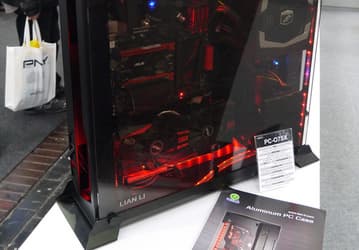 Lian Li на выставке CeBIT 2015: корпуса со стеклянными стенками