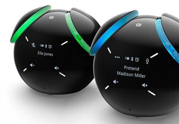 «Она уехала, но обещала вернуться». Портативная акустика Sony Smart Bluetooth Speaker BSP60 способна перемещаться по столу