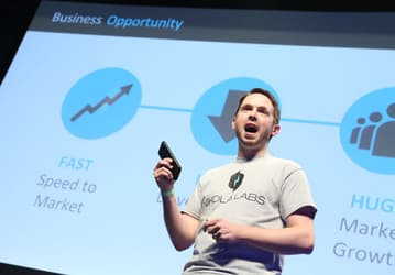 Чехол для Apple iPhone 6, разработанный Nikola Labs, использует для питания смартфона энергию излучаемых им радиоволн