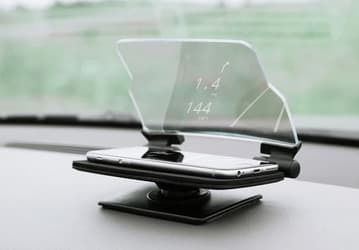 Hudway Glass — аксессуар для смартфона за $49, который добавит в ваш автомобиль проекционный дисплей