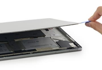 Ноутбук Microsoft Surface Book также практически неремонтопригоден 