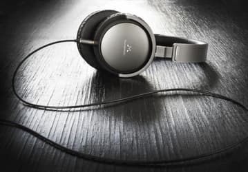 Наушники SoundMagic Vento P55 оцениваются в £150
