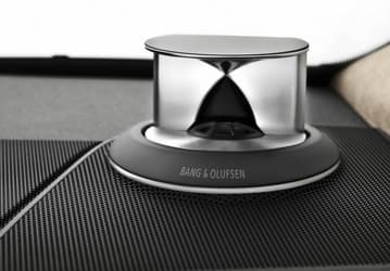 Акции Bang & Olufsen выросли почти на треть на фоне информации о возможной продаже компании