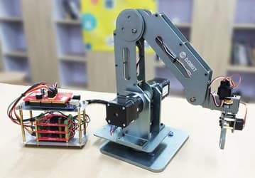 Китайские разработчики собрали на выпуск настольного робота-манипулятора Dobot более 615 000 долларов