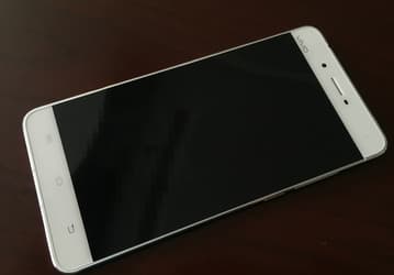 Слухи приписывают смартфону Vivo XPlay 5S не только толщину в 4 мм, но и какую-то выделенную видеопамять объёмом 1 ГБ