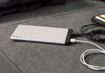 Mophie представила пять моделей внешних аккумуляторов powerstation