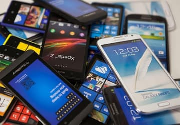Лидером рынка смартфонов США продолжает оставаться Apple