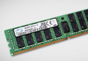 Samsung начинает серийный выпуск первых в отрасли серверных модулей памяти DDR4 объемом 128 ГБ