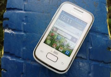 Samsung оснастит свои недорогие смартфоны сканерами отпечатков пальцев