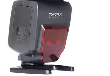 Вспышка Yongnuo YN660 поддерживает управление по радиоканалу