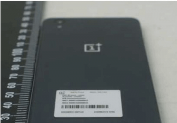 Смартфон OnePlus X может оказаться увеличенной копией iPhone 4