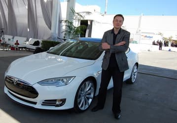 Илон Маск утверждает, что автомобиль Apple делают люди, которых уволили из Tesla 