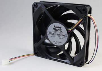 Вентилятор Gentle Typhoon PWM типоразмера 120 мм стоит $20