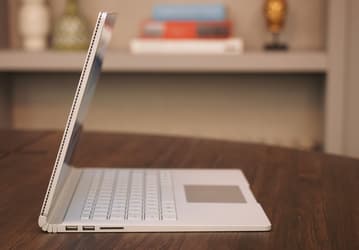 Базовая модификация ноутбука Microsoft Surface Book теперь также доступна с дискретной видеокартой