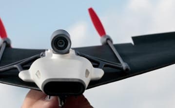 PowerUp FPV дает возможность ощутить себя пилотом бумажного самолетика