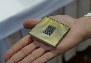 Qualcomm начинает поставки 24-ядерных серверных процессоров