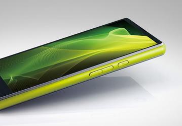 Смартфон Sharp Aquos Compact SH-02H оснащен дисплеем Full HD, обновляемым 120 раз в секунду 
