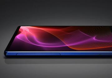 Задняя панель водонепроницаемого смартфона Sharp Aquos Zeta SH-01H изготовлена из стекла Corning Gorilla Glass 4 