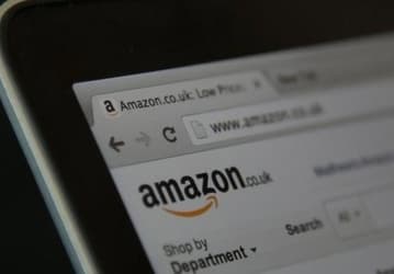 Amazon обвиняет более 1000 пользователей в публикации проплаченных отзывов