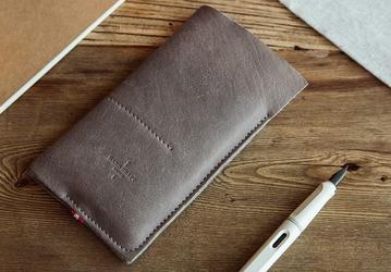 OnePlus представила 100-долларовый кожаный чехол Hard Graft Wild Phone Case для своего нового смартфона
