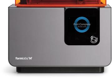 В настольном 3D-принтере Formlabs Form 2 используется стереолитография
