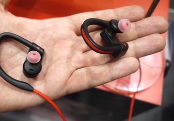 Jabra представила две новые беспроводные гарнитуры