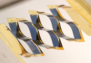 Американские ученые придумали, как солнечная батарея может следить за источником света, оставаясь неподвижной