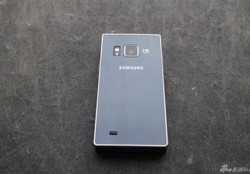 Появились «живые фото» смартфона-раскладушки Samsung SM-G9198