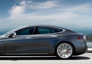 Более дорогая версия электромобиля Tesla Model S может быть представлена уже на следующей неделе