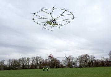 Начались пилотируемые полеты мультикоптера Volocopter VC200