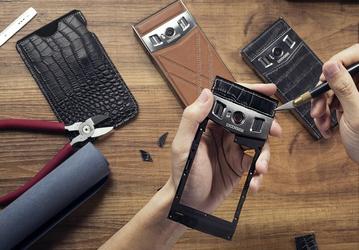 Смартфон Doogee T3 со вторым дисплеем, расположенным на верхней грани, поступит в продажу до конца месяца
