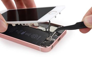 Специалисты iFixit, разобравшие смартфон Apple iPhone SE, отметили его сходство с iPhone 5 и 5s