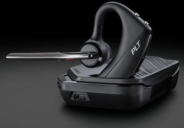 В гарнитуре Plantronics Voyager 5200 применена фирменная технология шумоподавления WindSmart 