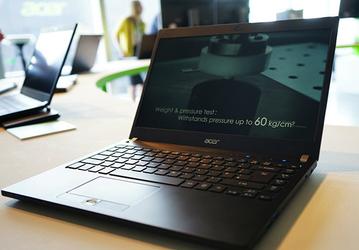 Ноутбук Acer TravelMate P658 оснащен адаптером Wi-Fi 802.11ad и поддерживает интерфейс Thunderbolt 3