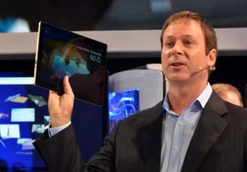 Intel покидают ветераны Даг Дэвис и Кирк Скауген, которые проработали в компании 32 и 24 года соответственно