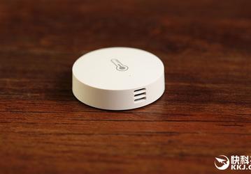 Датчик температуры и влажности Xiaomi Mi Temperature стоит $6